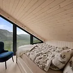 Dom wakacyjny Authentic Life With Loefjell View